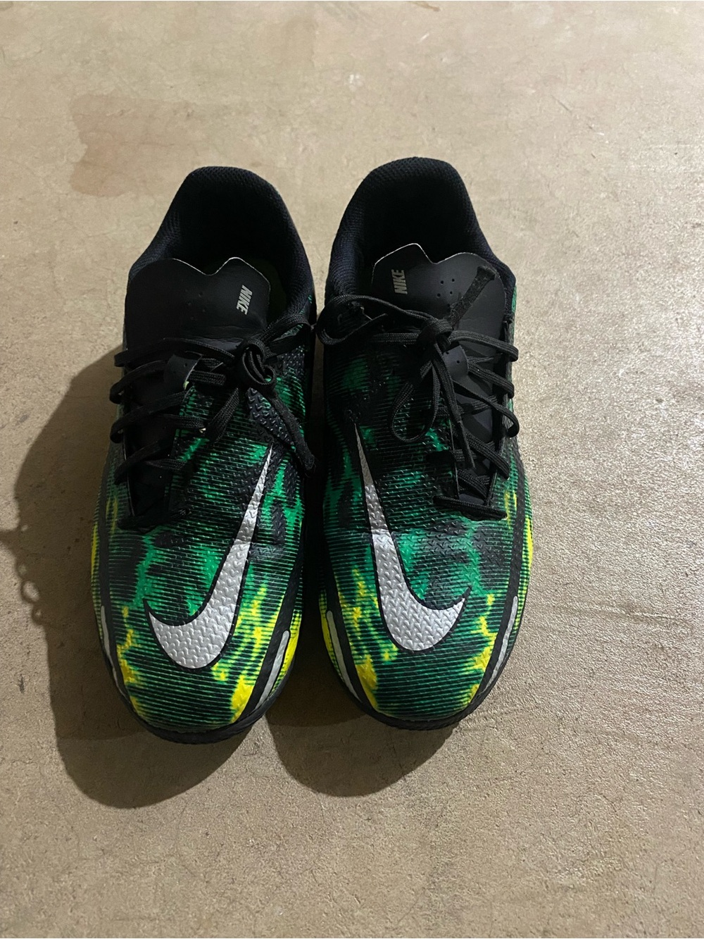 Nike Youth Size 6Y Green and Yellow Athletic Running Shoes with Silver Swoosh
